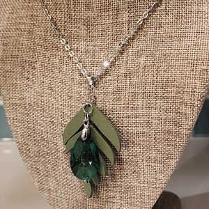 Artisan Boho Green Wood Leave Green Crystal Handmade Original 18" - 22"  🌿